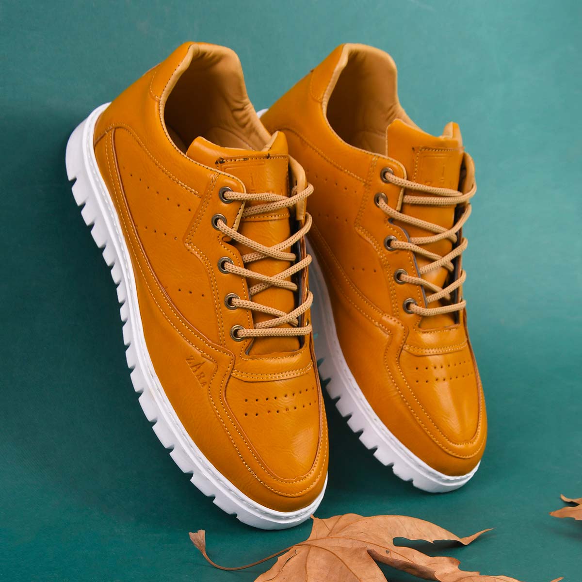 کفش مردانه zara مدل Laura رنگ عسلی