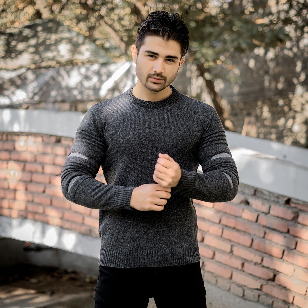 پلیور زاپ دار مردانه ذغالی مدل solan