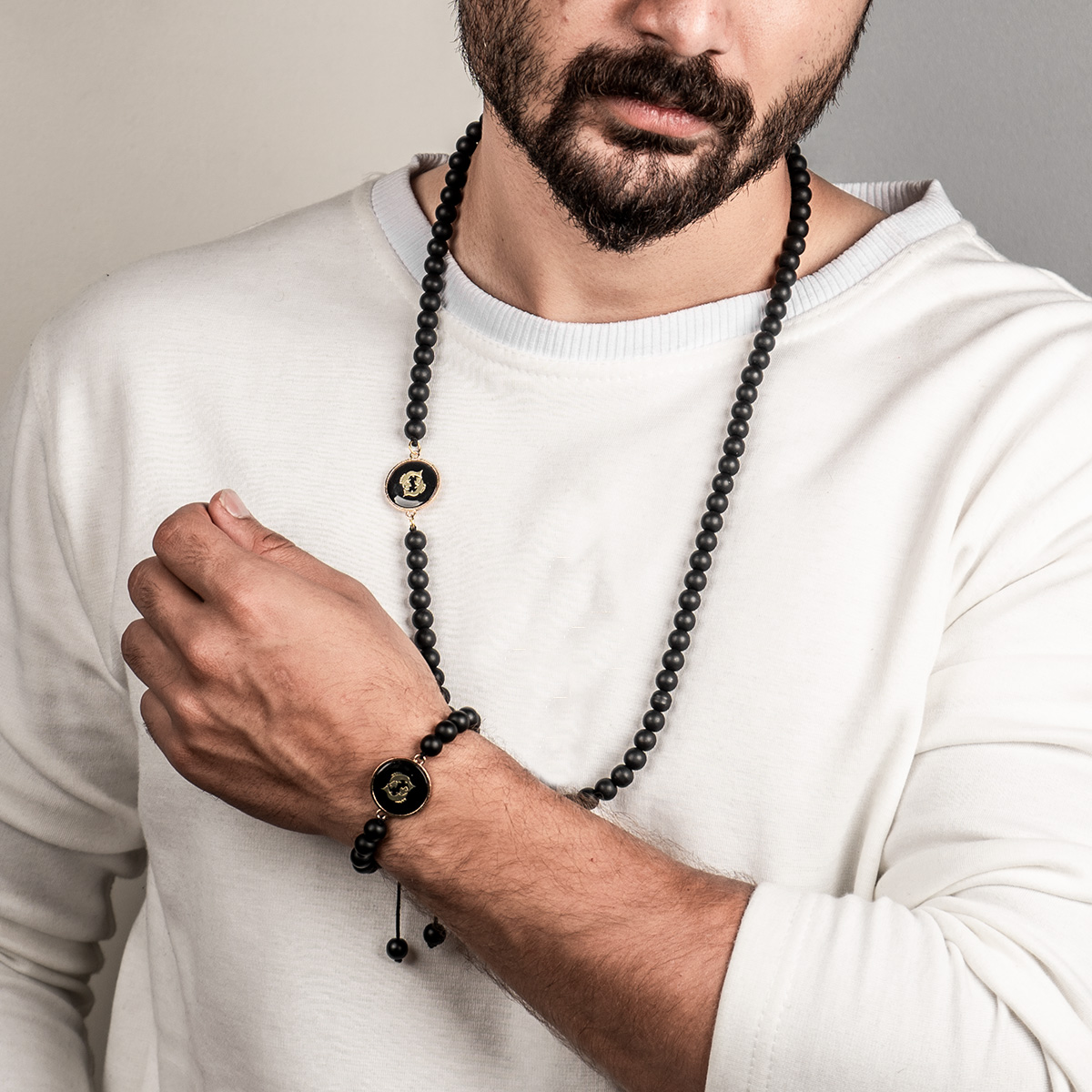 نیم ست مهره ای مشکی مدل Esfand