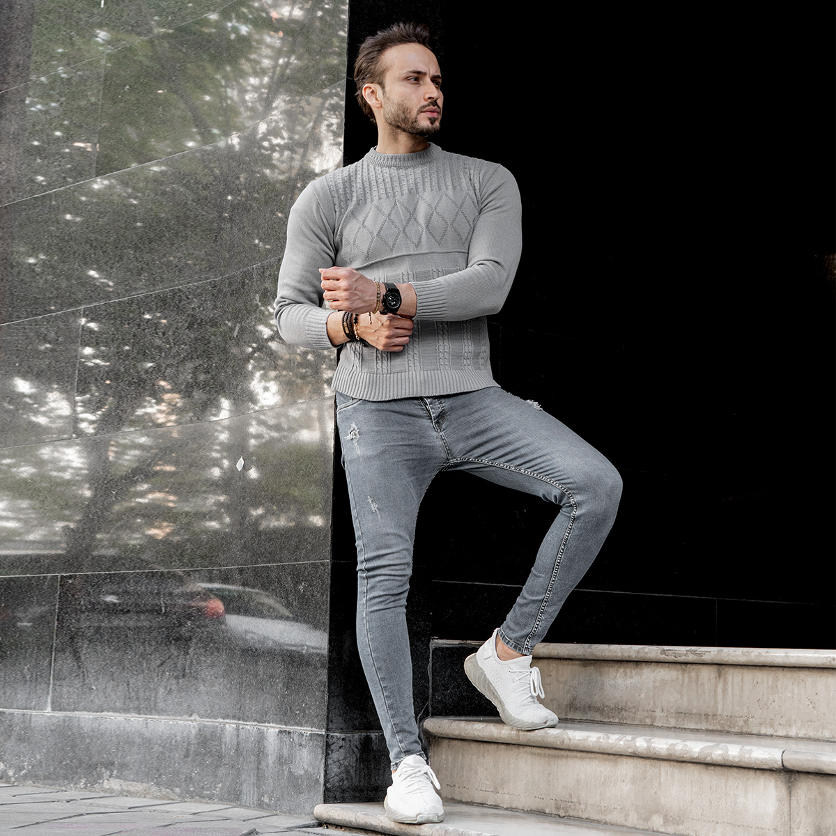 پلیور بافت یقه گرد مردانه طوسی مدل Yoram