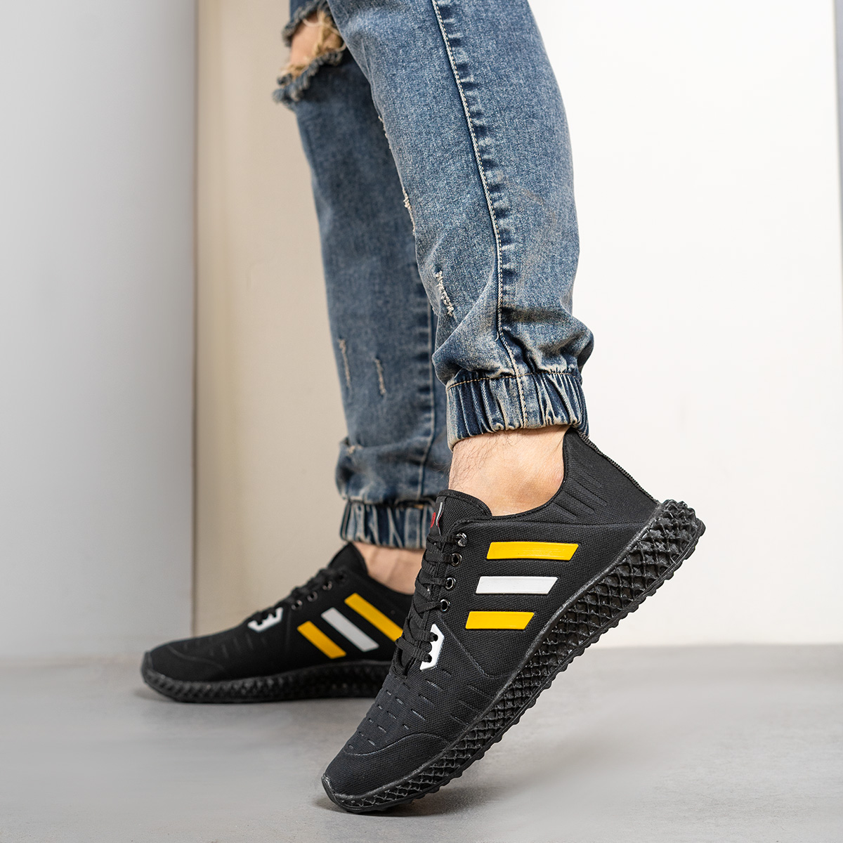 کفش مردانه سه خط زردمدل (T)dayan