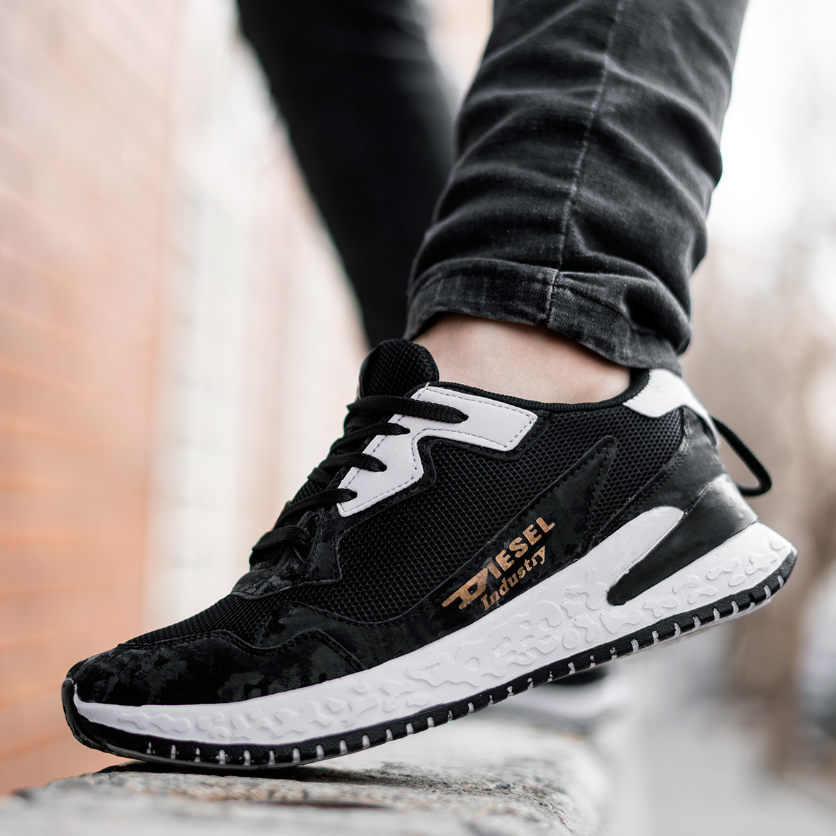 کفش ورزشی مردانه Diesel مدل Viny