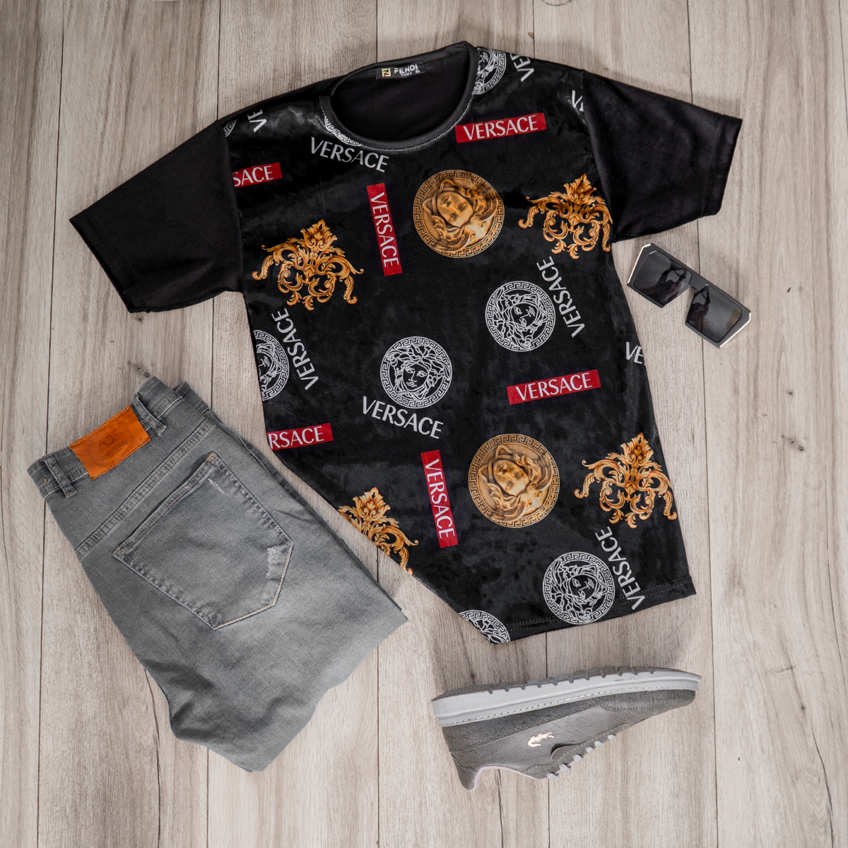 تیشرت مخملی Versaceمردانه مدلKami