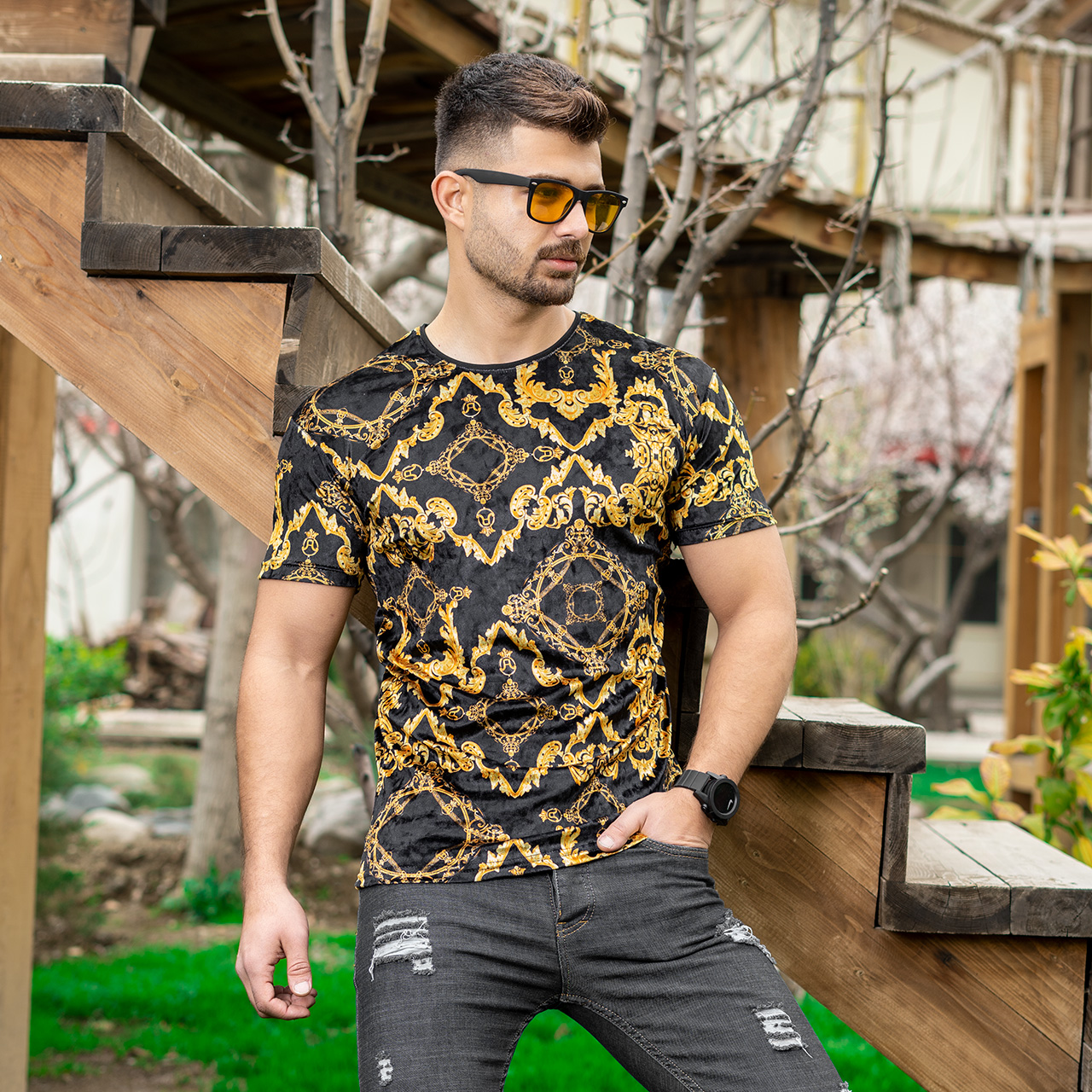 تیشرت مخمل مشکی طلایی مردانه مدل Jana