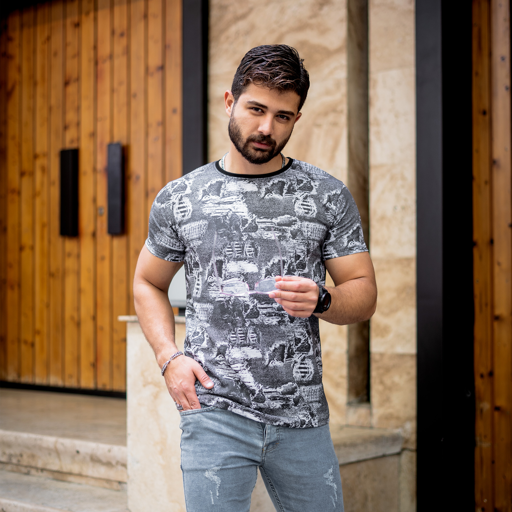 تیشرت طرحدار طوسی مردانه مدل TOTIX