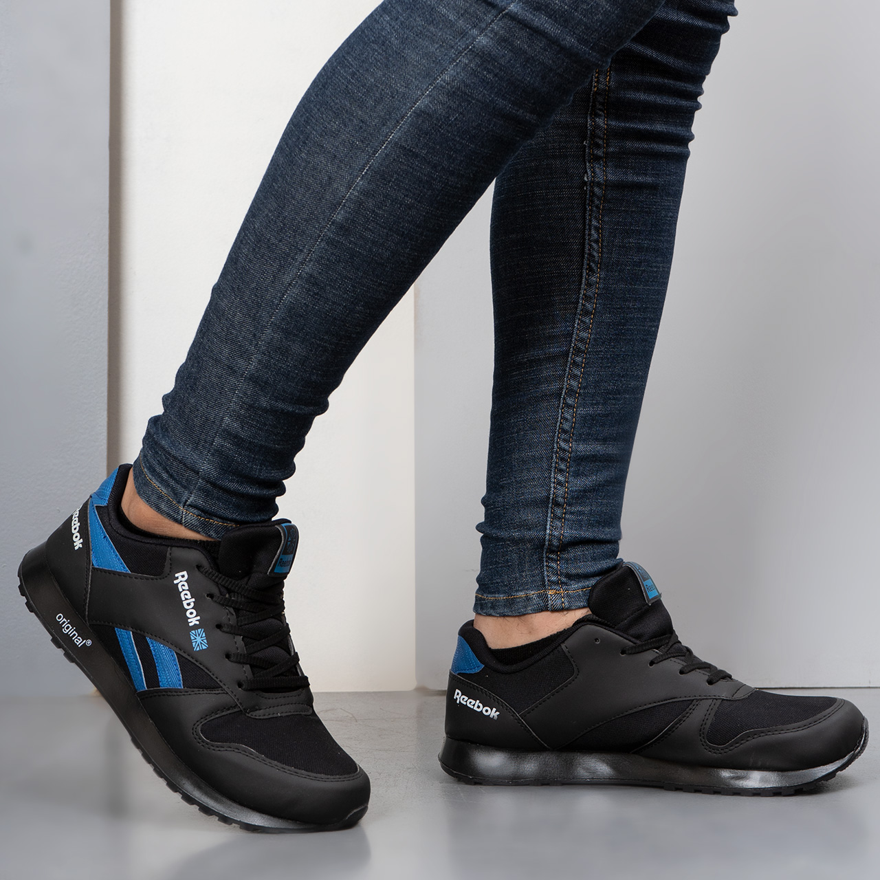 کفش ورزشی Reebok مشکی آبی مردانه مدلRako