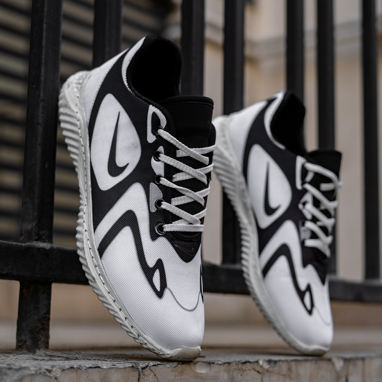 کفش ورزشی سفید مشکی مردانه (T) مدل Bevis