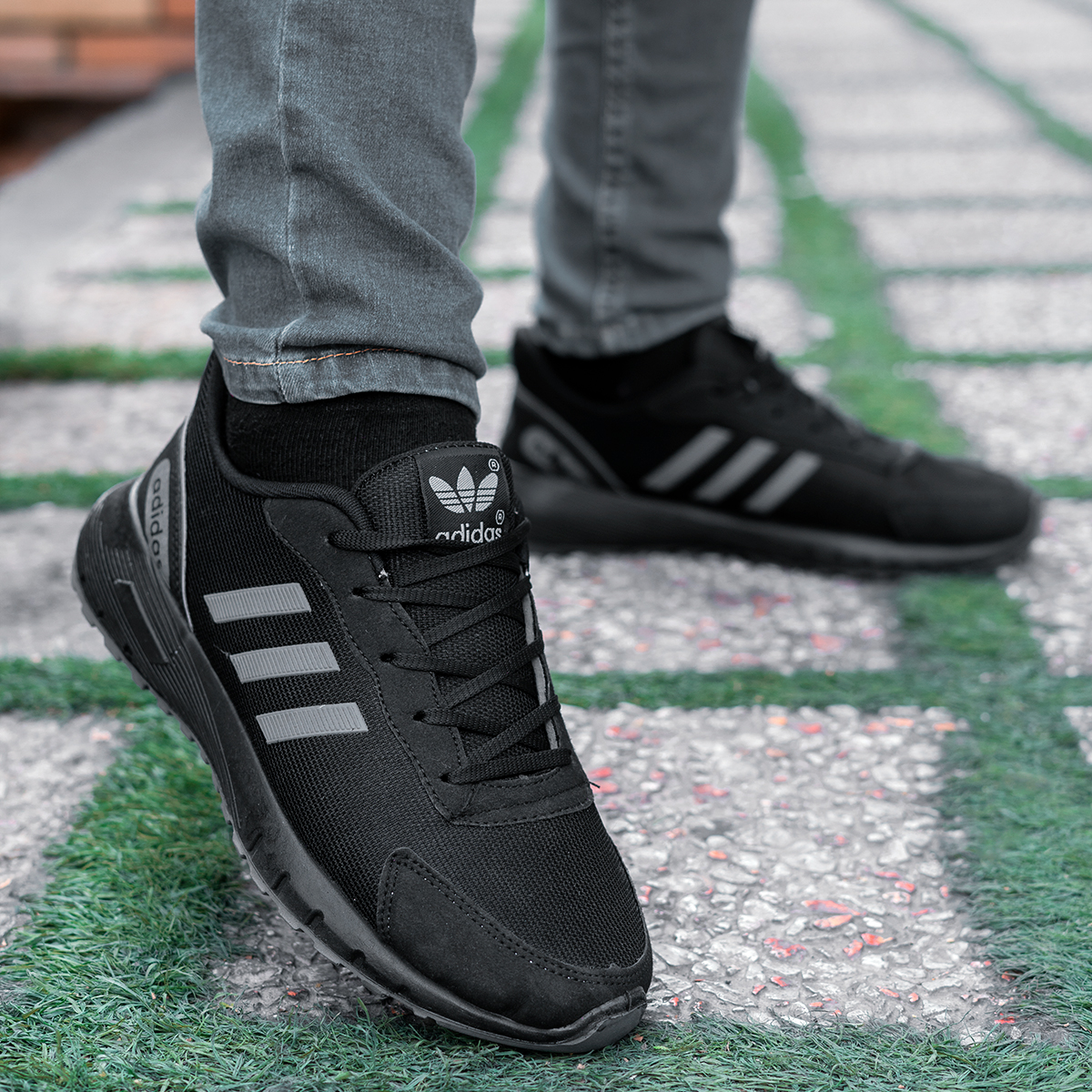 کفش ورزشی Adidas مردانه مشکی طوسی مدل Matikan