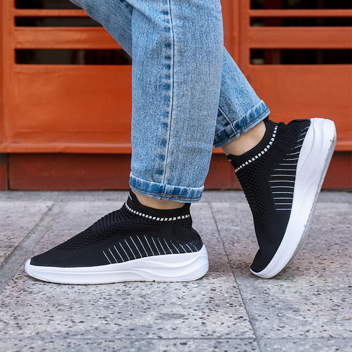 کفش ورزشی زنانه مشکی سفید مدل Line