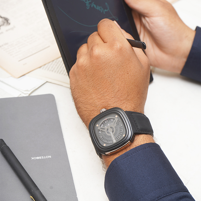 ساعت sevenfriday مشکی مدل zado