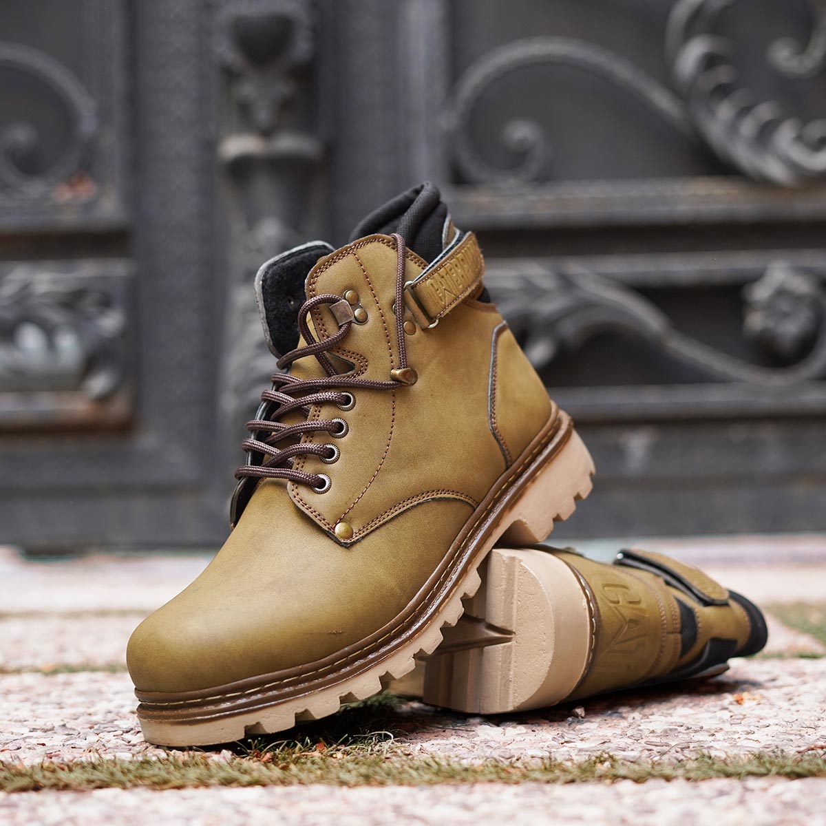 نیم بوت مردانه زیتونی کاترپیلار مدل Hector