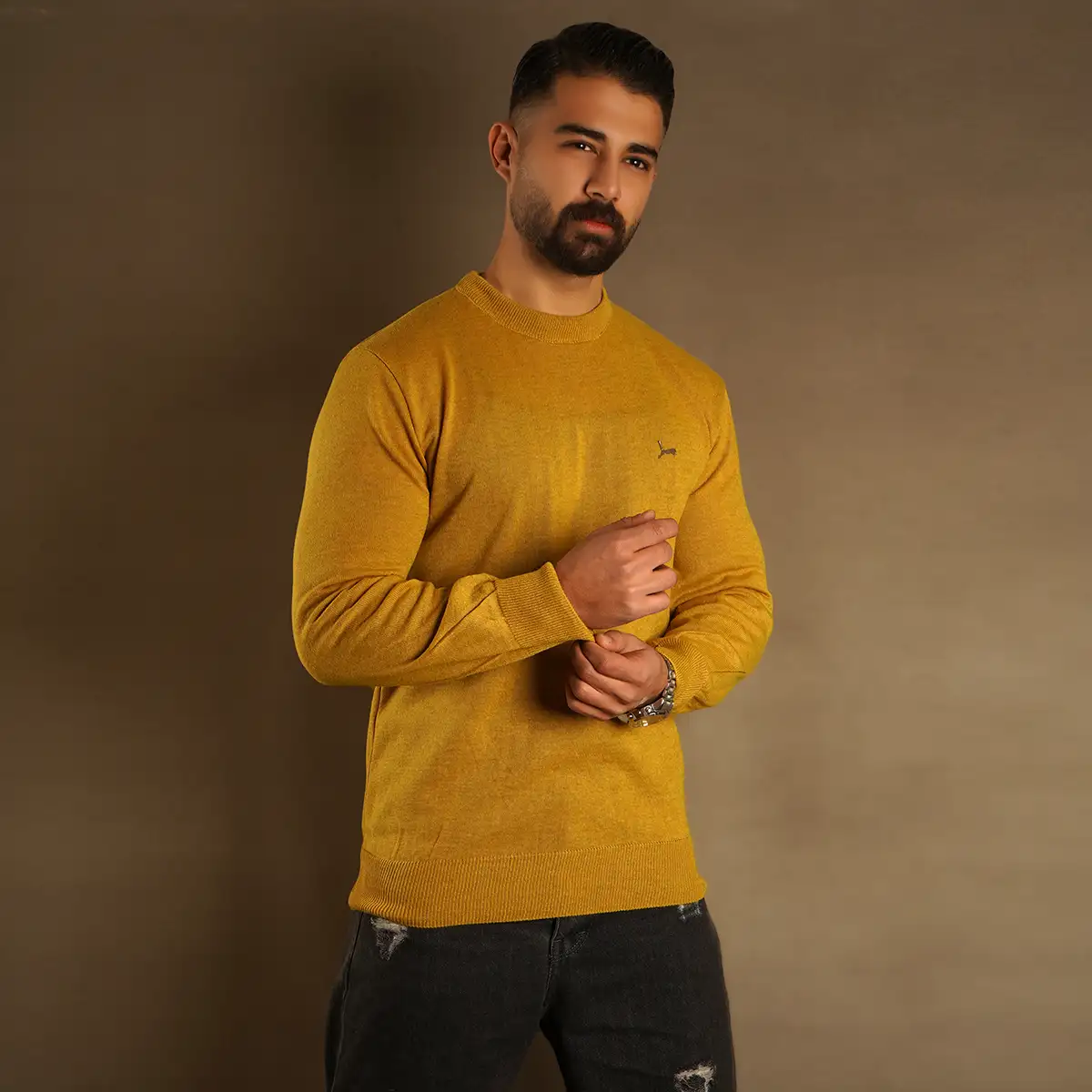 پلیور یقه گرد پوما خردلی مدل Danyal