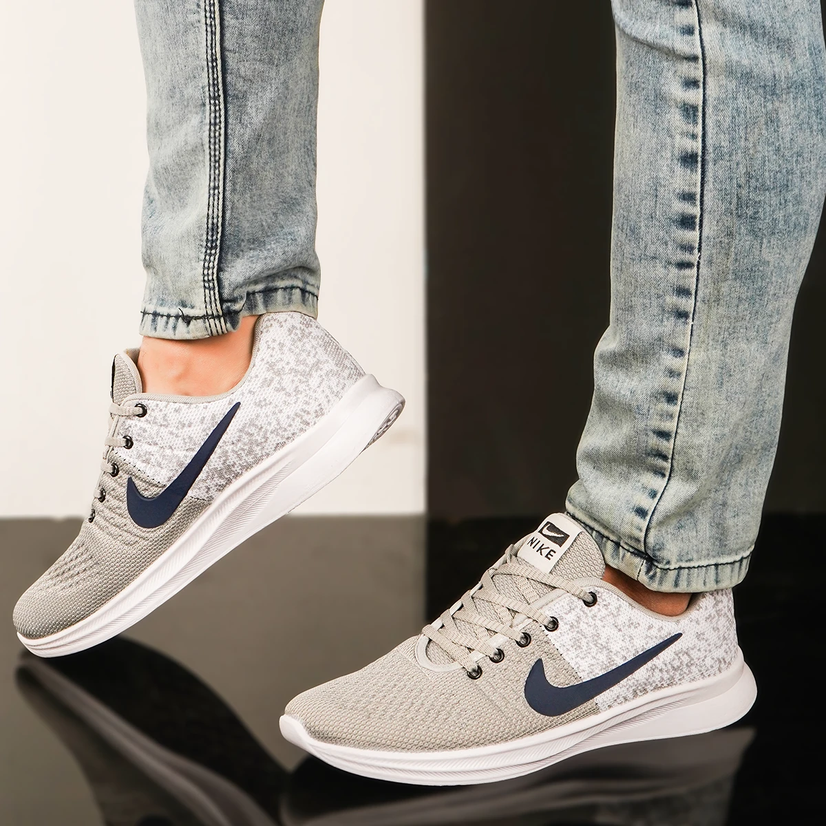 کفش ورزشی نایک طوسی روشن مردانه مدل Saber