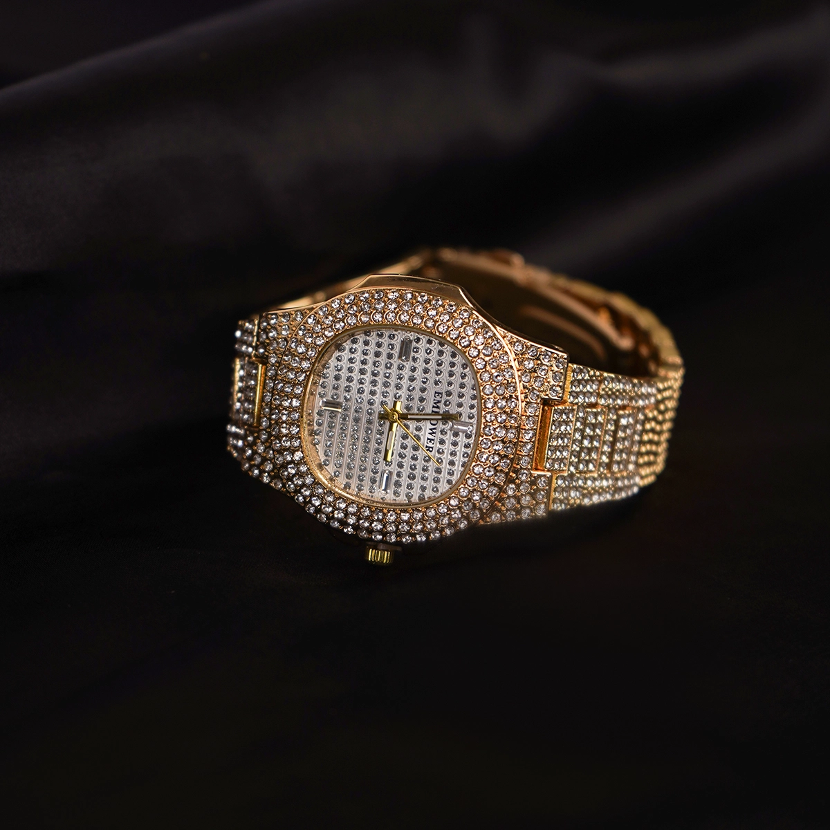 ساعت نگین دار زنانه مدل Empower