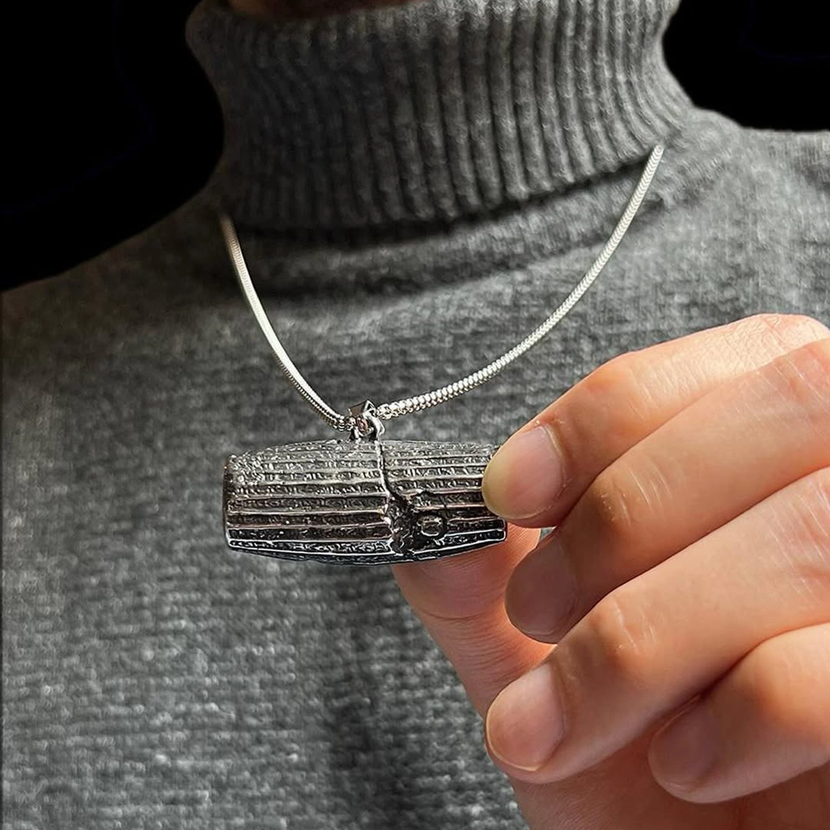 گردنبند منشور کوروش