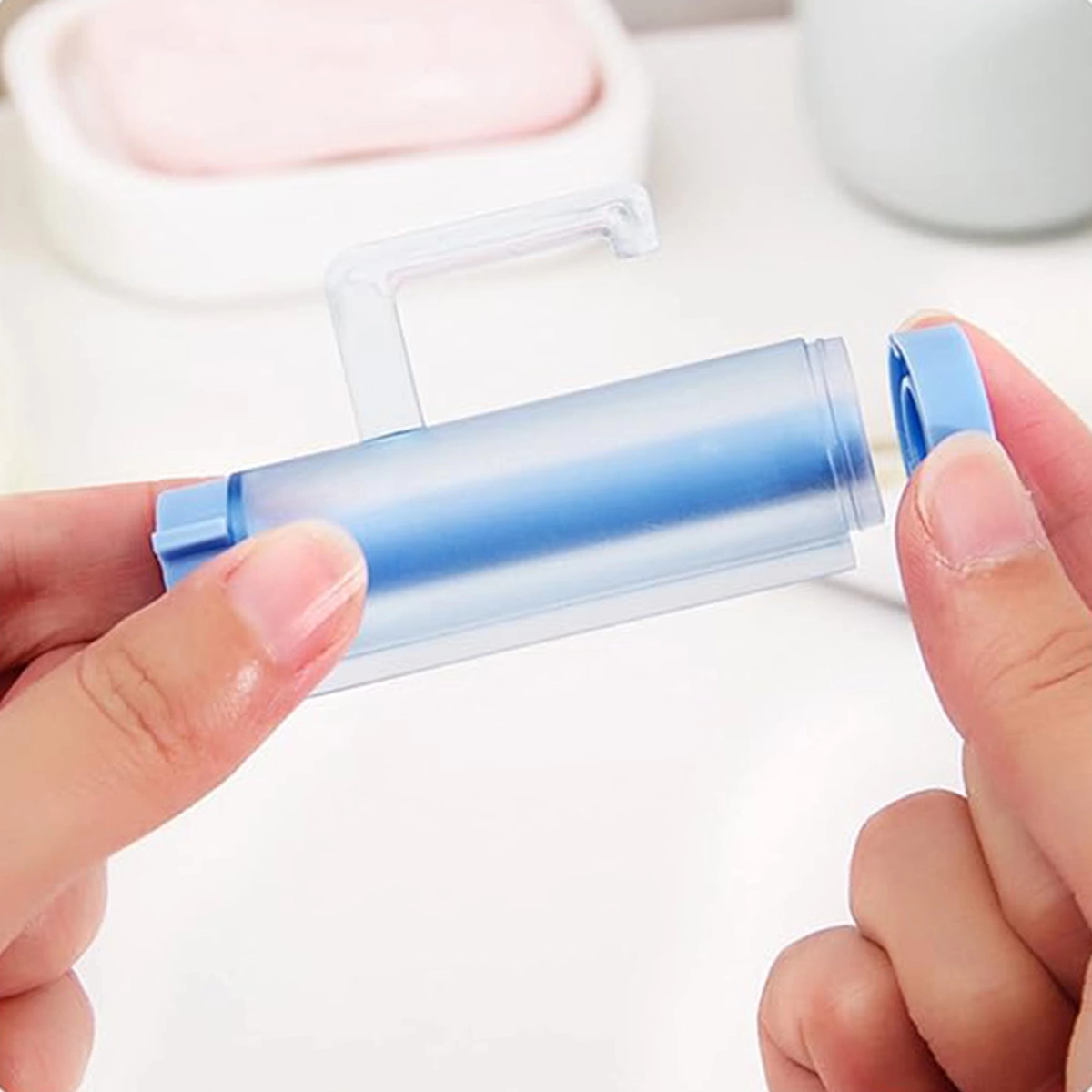 استند خمیر دندان آویزی