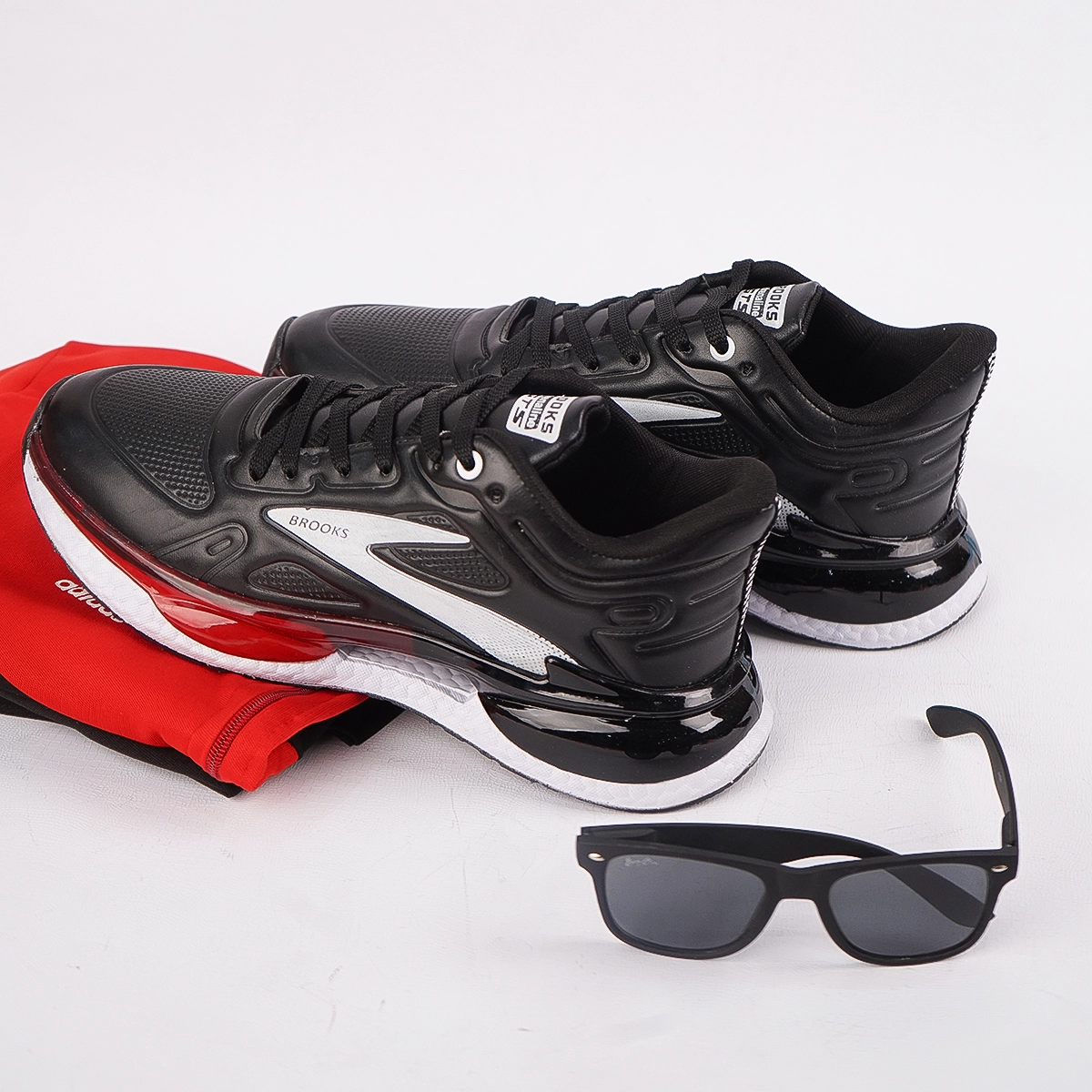 کفش ورزشی مردانه Brooks مشکی قرمز مدل Selvi